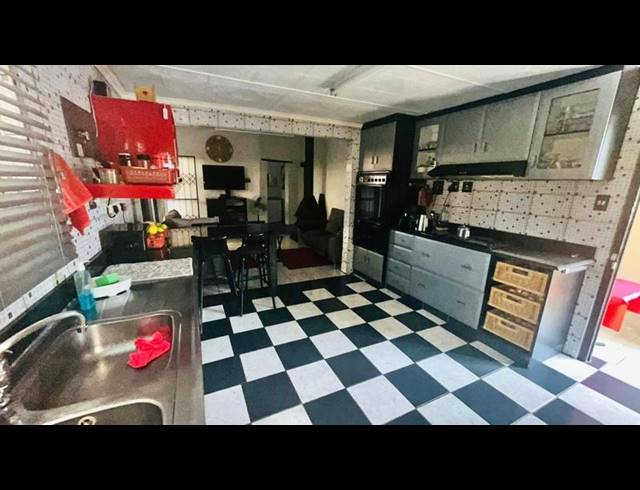 4 BEDROOM HOUSE FOR SALE IN NORTHDALE